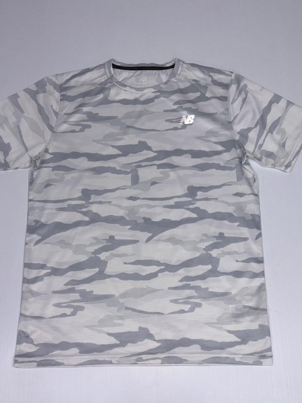 NEW BALANCE men's camo t-shirt medium